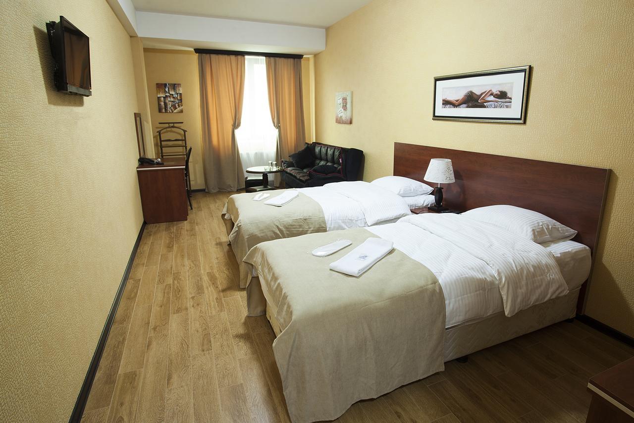Lords Hotel Tbilisi Bagian luar foto