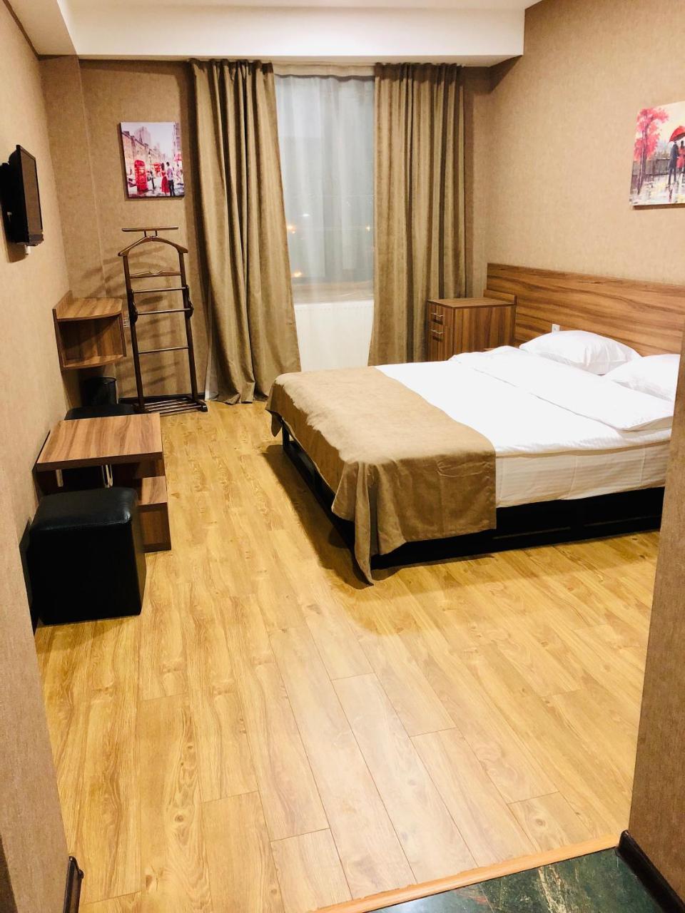 Lords Hotel Tbilisi Bagian luar foto