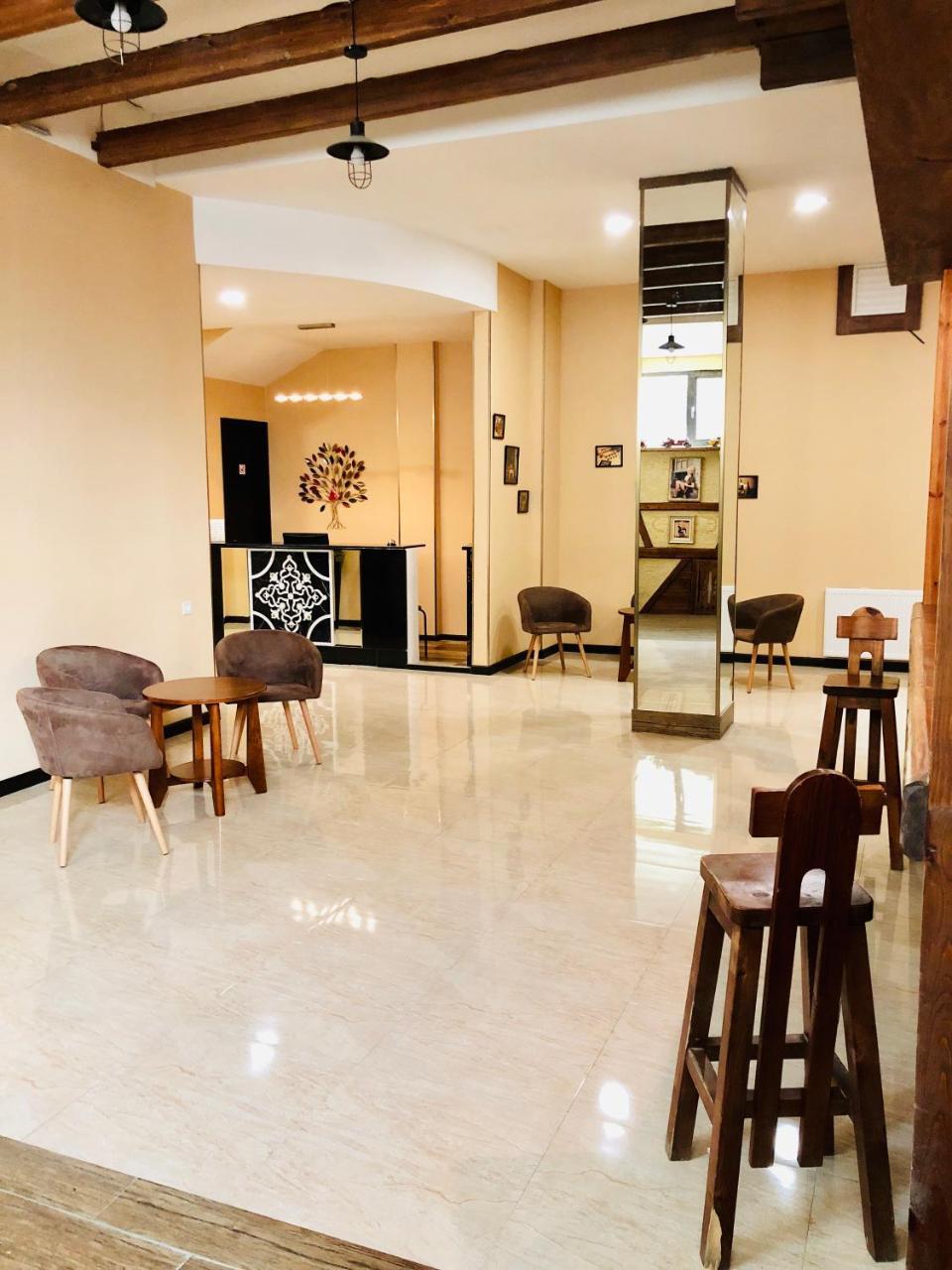Lords Hotel Tbilisi Bagian luar foto