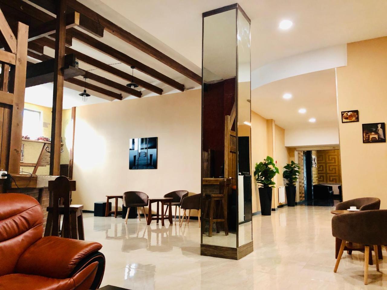 Lords Hotel Tbilisi Bagian luar foto
