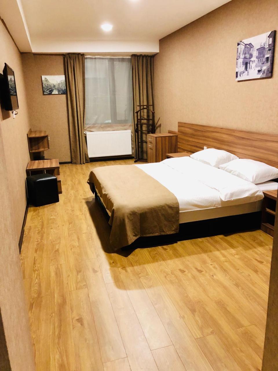 Lords Hotel Tbilisi Bagian luar foto