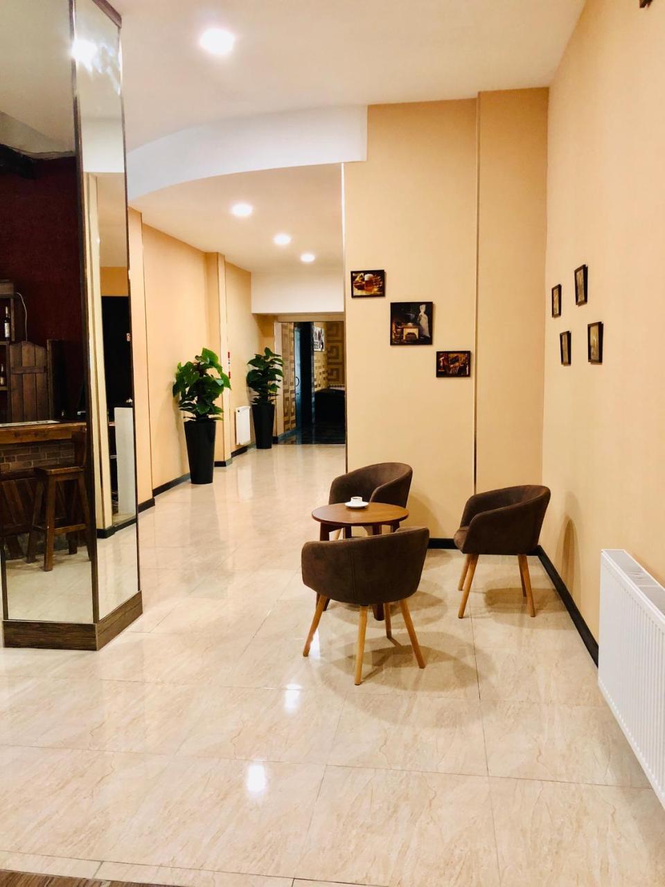 Lords Hotel Tbilisi Bagian luar foto
